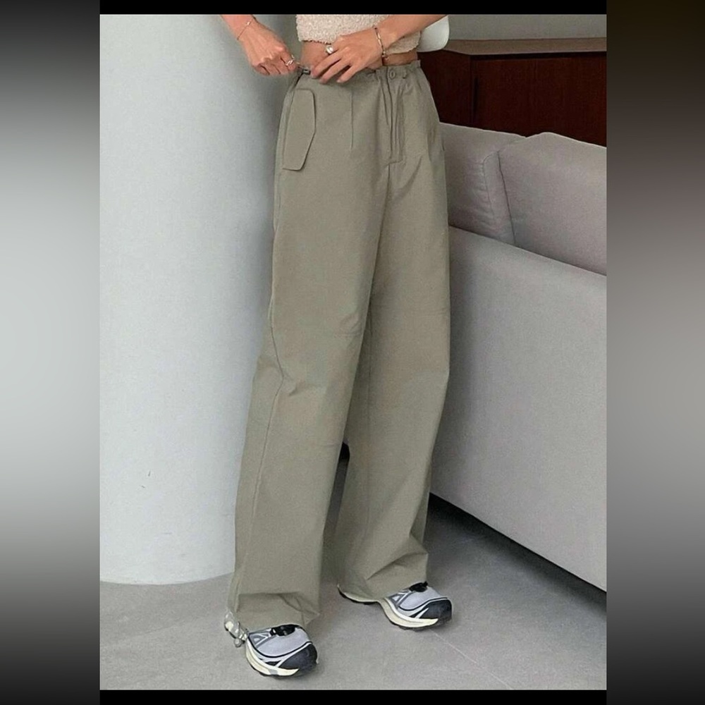 Parachute pants with tension toggle tie waist